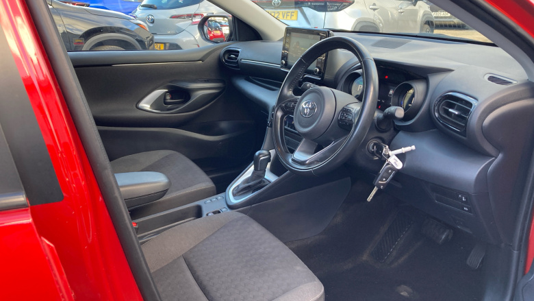 Toyota Yaris 1.5 Hybrid Design 5dr CVT Hybrid Hatchback